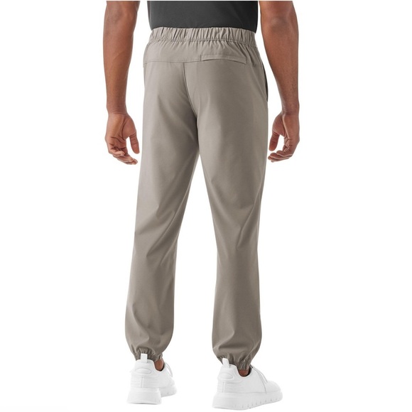 Member's Mark Men's Travel Jogger Sz M Grey Bisque NWOT - Picture 2 of 8
